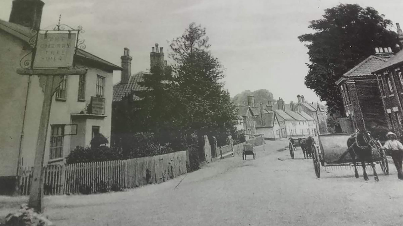 Cherry Tree Pub, London Road